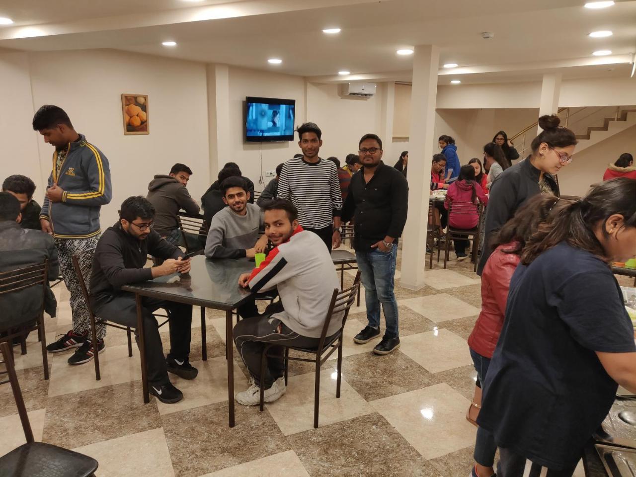 Hotel Shree Gopal Gayatri Lok Jerevan Exteriér fotografie